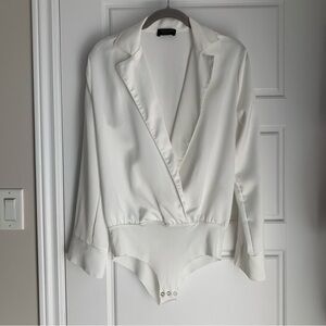 ZARA V-Neck blouse style White Bodysuit